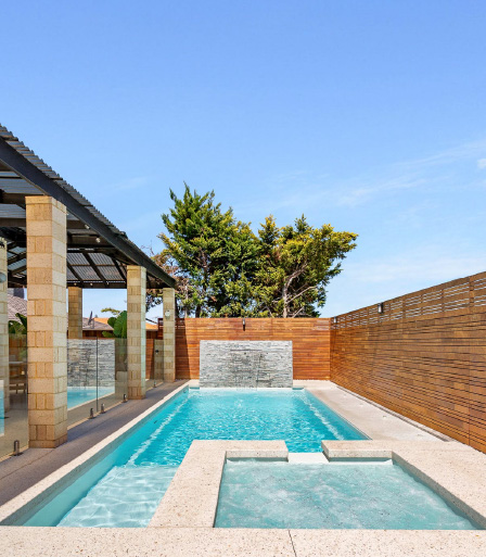 benefits-of-fibreglass-pools-blogimage1-m