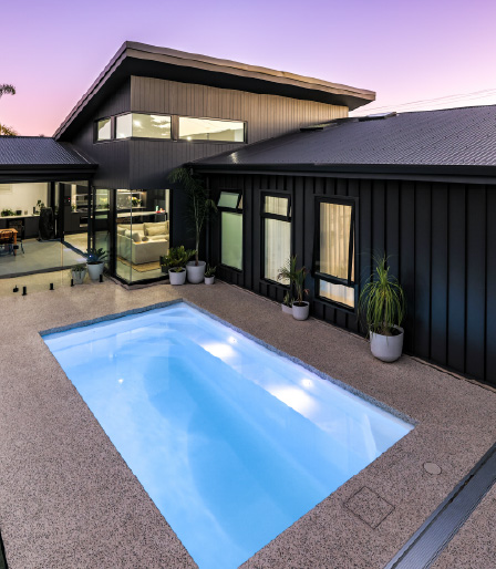 how-to-create-a-seamless-connection-between-your-pool-and-garden-blogimage2-m