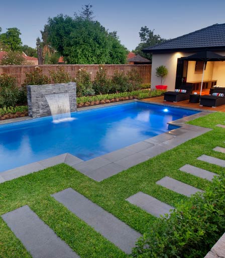 how-to-turn-your-backyard-into-a-tropical-getaway-blogimage2-m