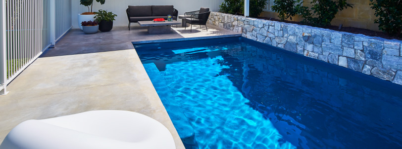 the-2024-inspirational-guide-on-poolside-decor-and-style-blogimage2
