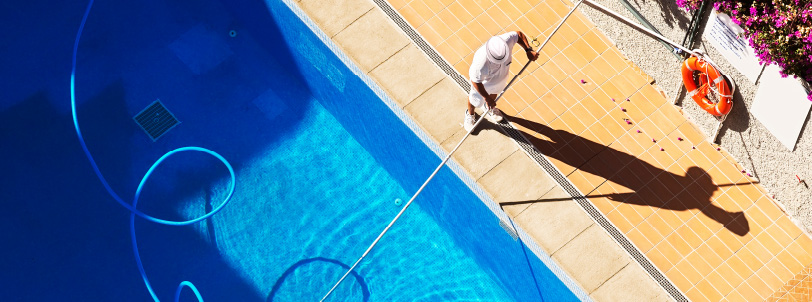 the-best-pool-cleaning-hacks-for-busy-homeowners-blogimage1