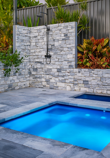 tips-for-adding-an-outdoor-shower-to-your-poolside-blogimage1-m