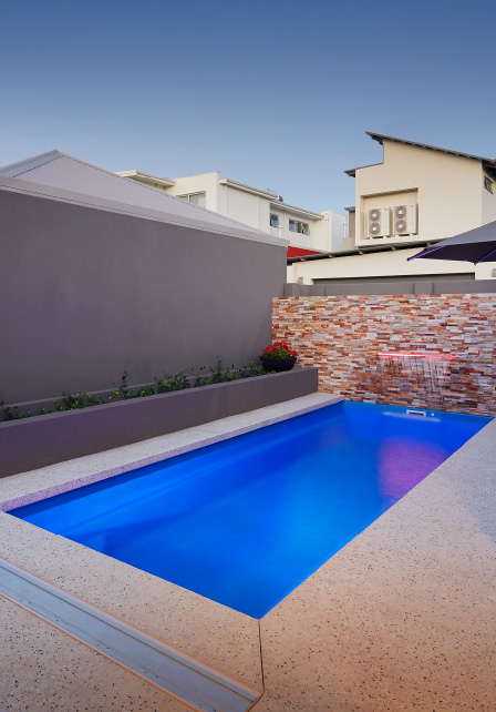 tips-for-balancing-pool-aesthetics-with-functionality-blogimage1-m