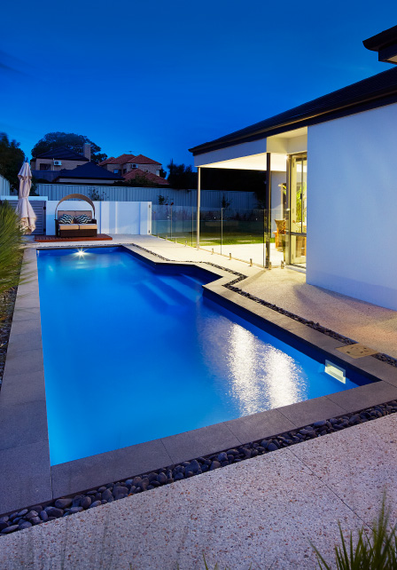 tips-for-balancing-pool-aesthetics-with-functionality-blogimage2-m