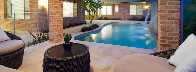 tips for year round poolside entertaining blogimage1